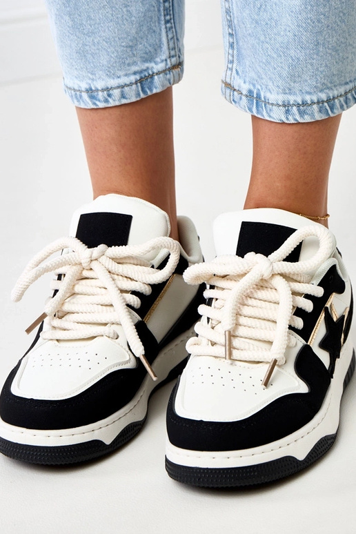 Must-valged platvormi spordijalatsid... Must-valged platvormi spordijalatsid...