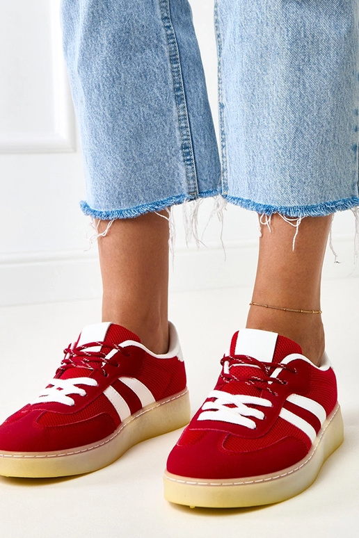 Punased võrksportjalatsid valge... Punased võrksportjalatsid valge...