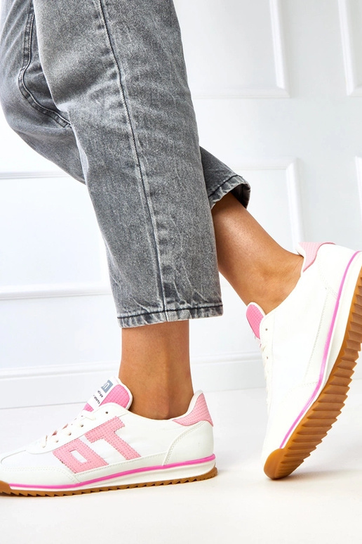 Balti spordijalatsid roosade... Balti spordijalatsid roosade...