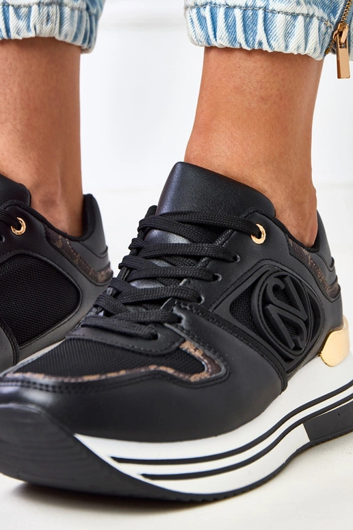 Mustad platvormi tossud kuldse...