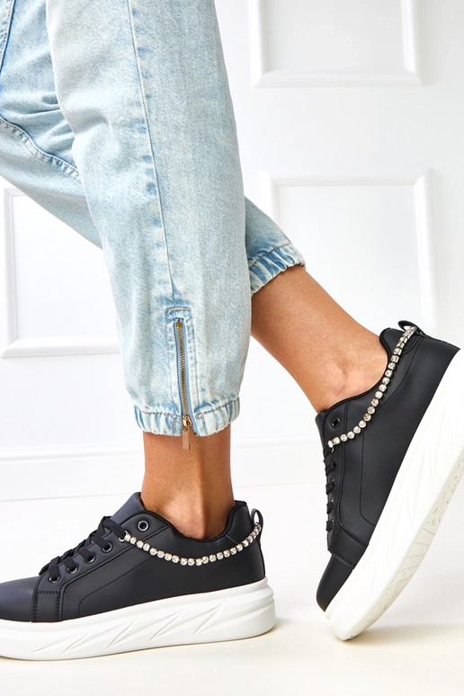 Mustad platvormi tossud dekoratiivse... Mustad platvormi tossud dekoratiivse...