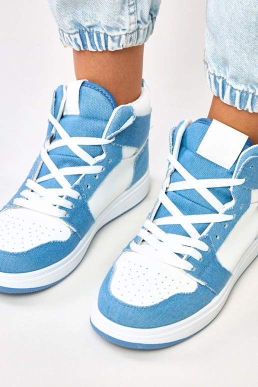 Kõrged tossud üle pahkluu...