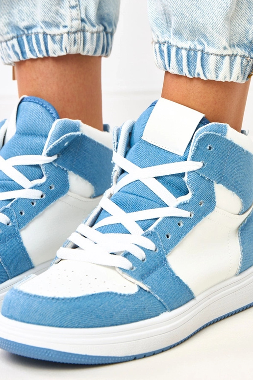 Kõrged tossud üle pahkluu...