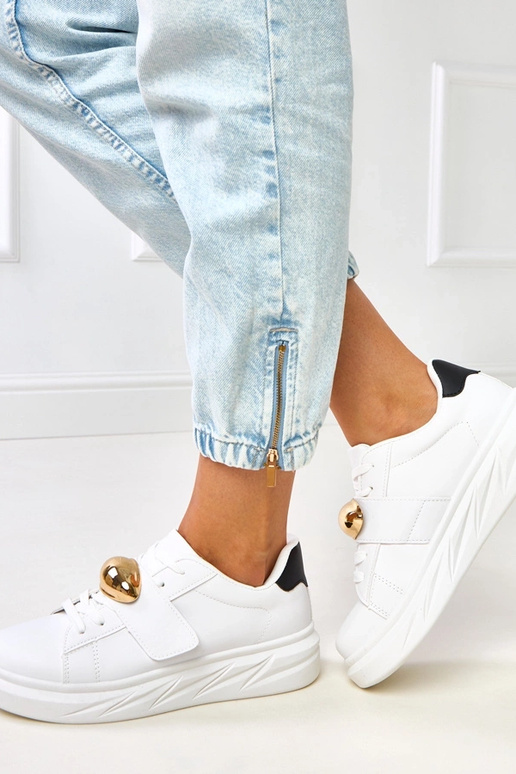 Valged platvormi tossud kuldse... Valged platvormi tossud kuldse...