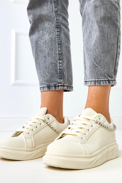 Beežid platvormi tossud dekoratiivse... Beežid platvormi tossud dekoratiivse...