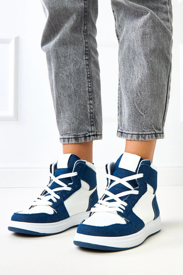 Kõrged tossud üle pahkluu...