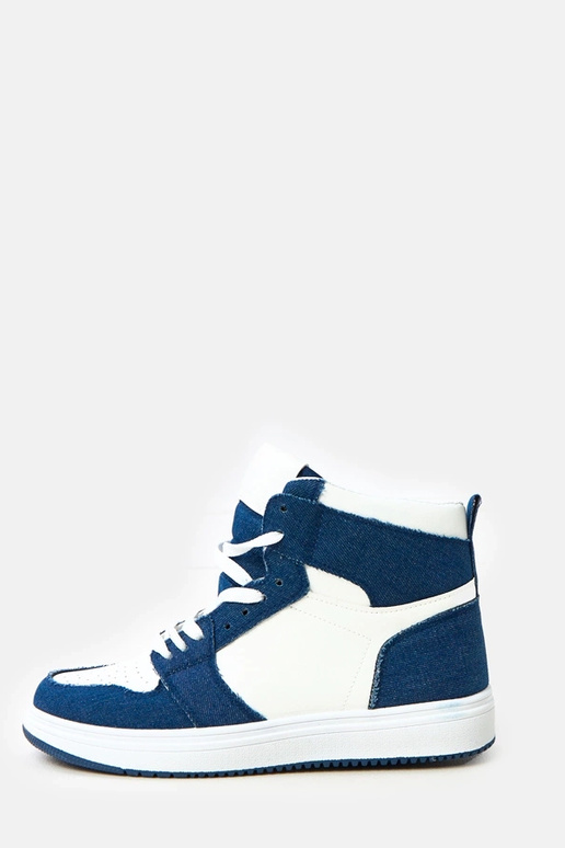 Kõrged tossud üle pahkluu tumedate...