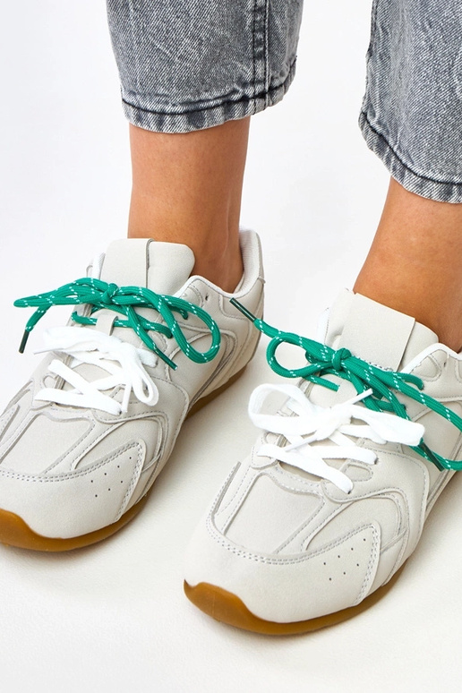 Hallid sportlikud jalanõud kahekordse... Hallid sportlikud jalanõud kahekordse...