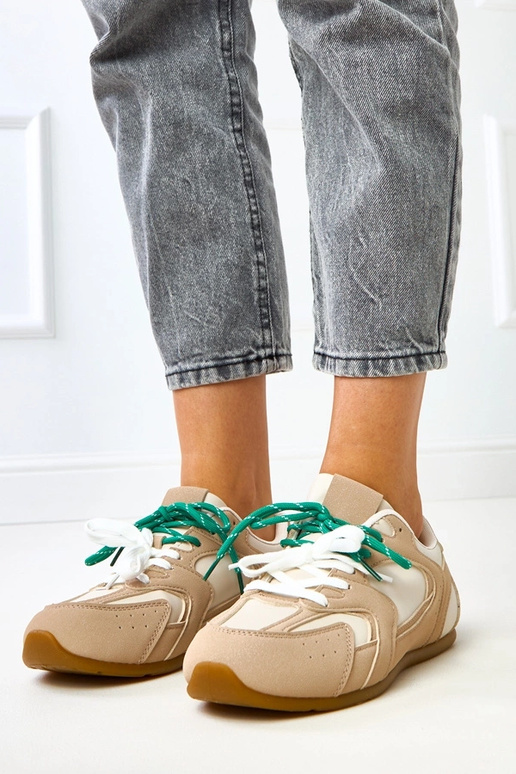 Beežid sportlikud jalanõud kahekordse... Beežid sportlikud jalanõud kahekordse...