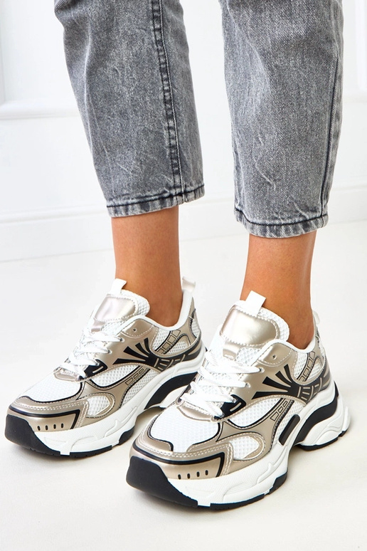 Kuldseid sportlikud jalanõud... Kuldseid sportlikud jalanõud...