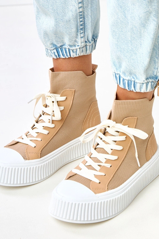 Pruunid sussid laia tallaga sokitüüpi...