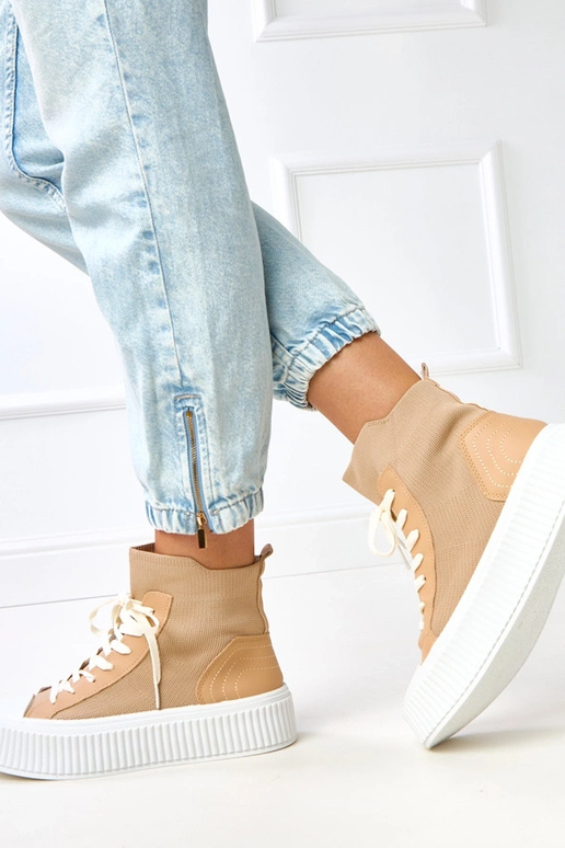 Pruunid sussid laia tallaga sokitüüpi...