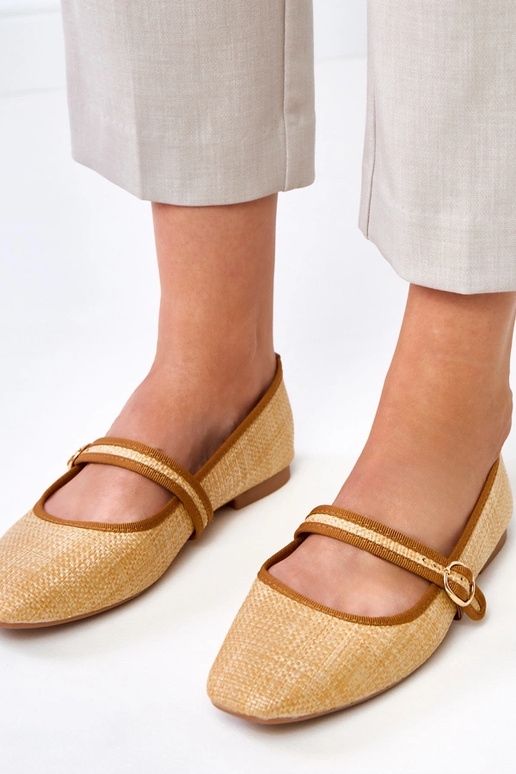 Pruunid punutud baleriinad...