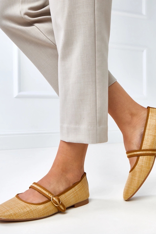 Pruunid punutud baleriinad...