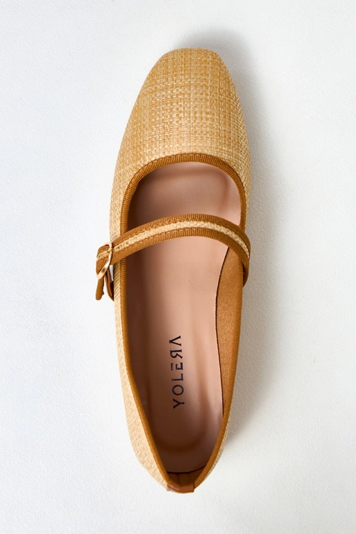 Pruunid punutud baleriinad...