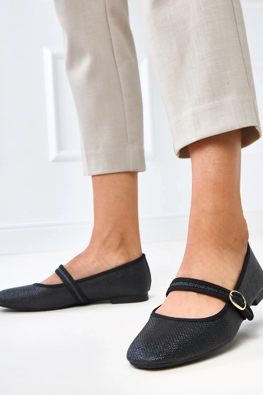 Mustad punutud baleriinad...