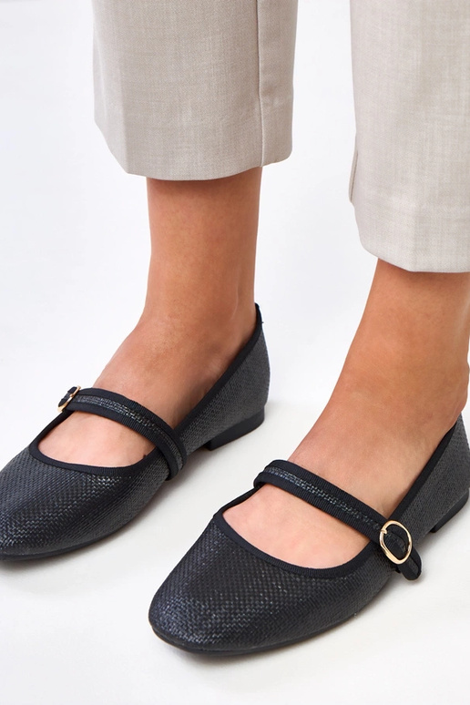 Mustad punutud baleriinad...