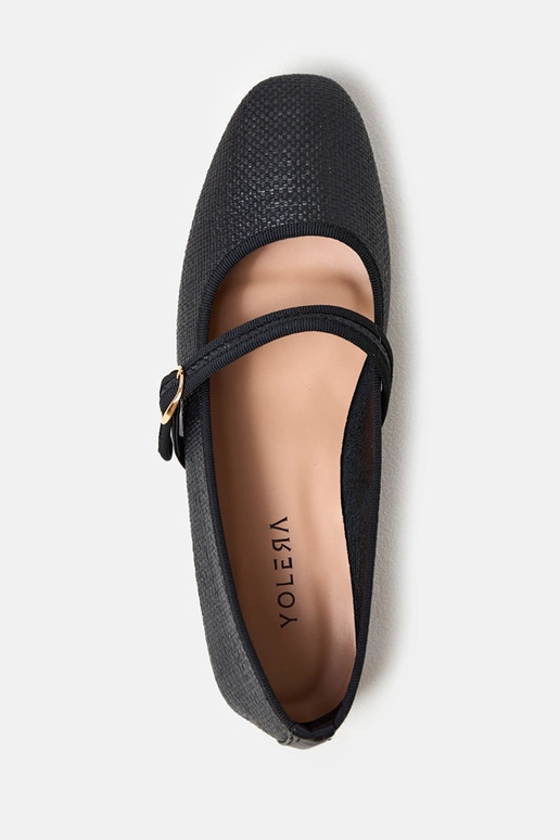 Mustad punutud baleriinad...