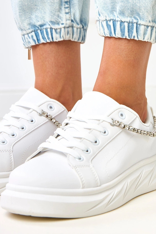 Valged platvormspordijalatsid... Valged platvormspordijalatsid...