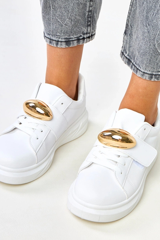 Valged platvormspordijalatsid kuldse... Valged platvormspordijalatsid kuldse...