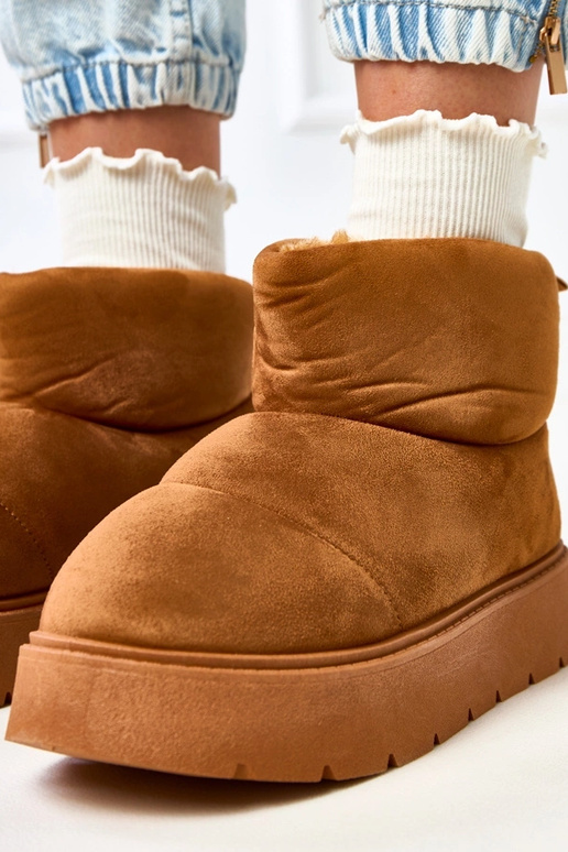 Ruskeat lämpimät lumisaappaat korkean... Ruskeat lämpimät lumisaappaat korkean...