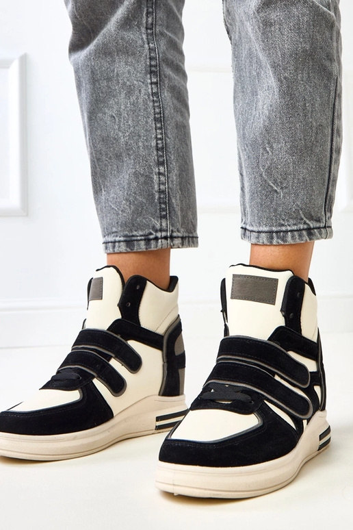 Ashni kõrged must-valged... Ashni kõrged must-valged...