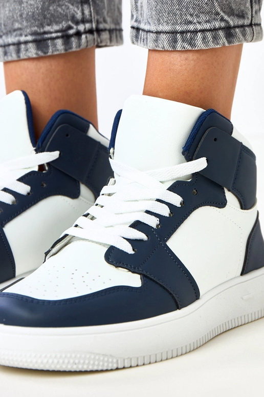 Olsen kõrged valged tumesinine... Olsen kõrged valged tumesinine...