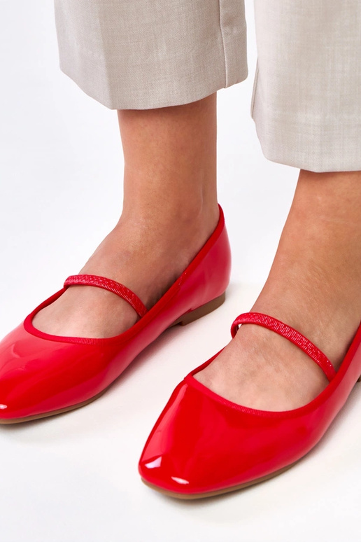 Lantos punased lakitud ballerina... Lantos punased lakitud ballerina...