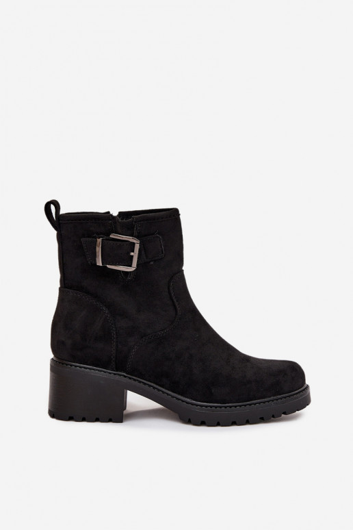 voodriga Pealiste poolsaapad Sellel ondala kontsaga Klocku neetide ja pandlaga msuud Helvina