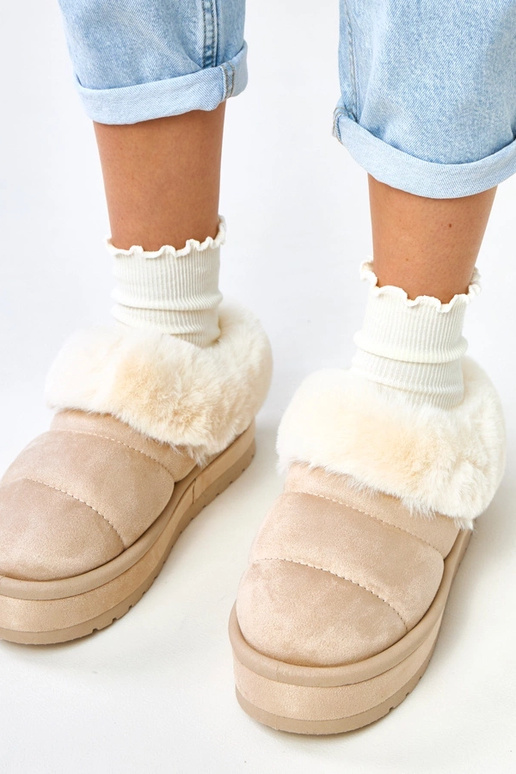 Liivased lühikesed talvejalanõud... Liivased lühikesed talvejalanõud...