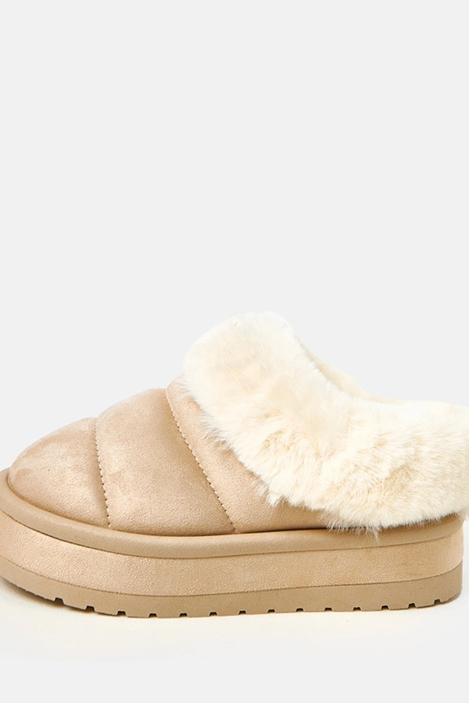 Liivased lühikesed talvejalanõud... Liivased lühikesed talvejalanõud...