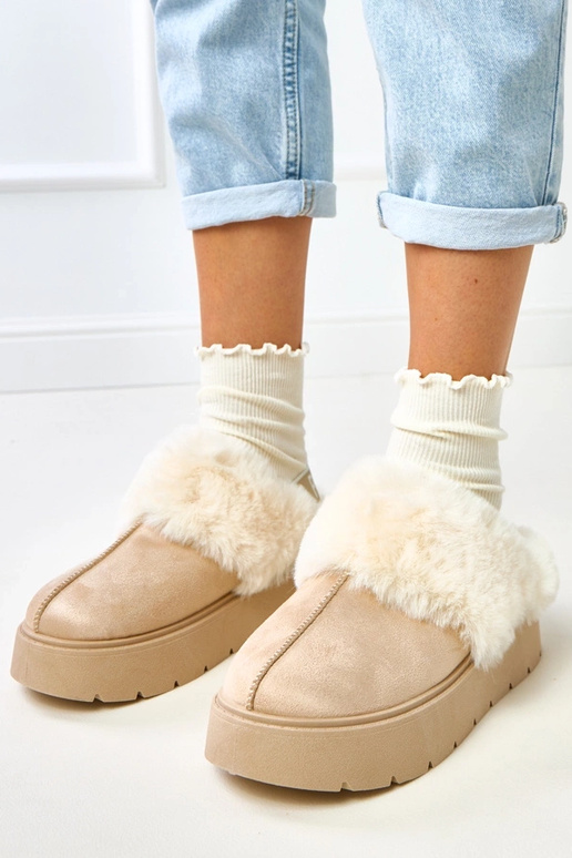 Liivased lühikesed talvejalanõud... Liivased lühikesed talvejalanõud...