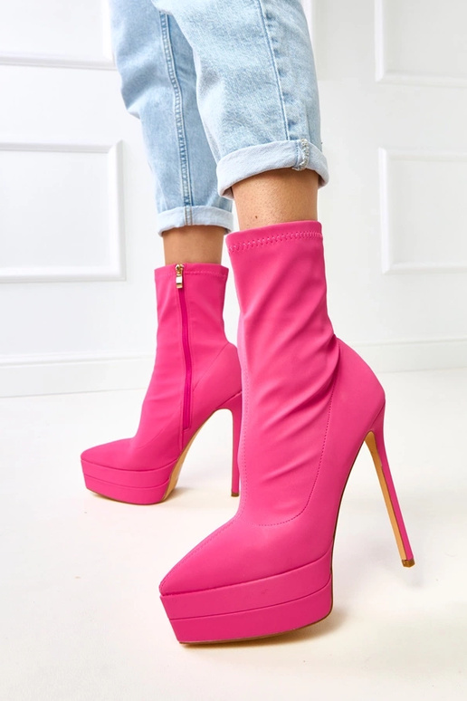 Roosad satiinist saapad kõrge... Roosad satiinist saapad kõrge...