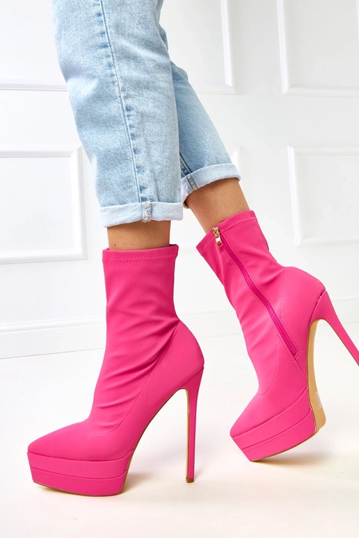 Roosad satiinist saapad kõrge... Roosad satiinist saapad kõrge...