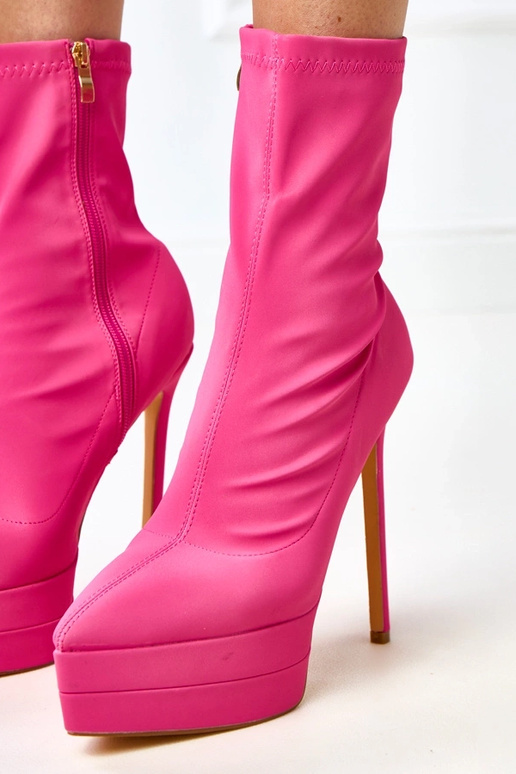 Roosad satiinist saapad kõrge... Roosad satiinist saapad kõrge...