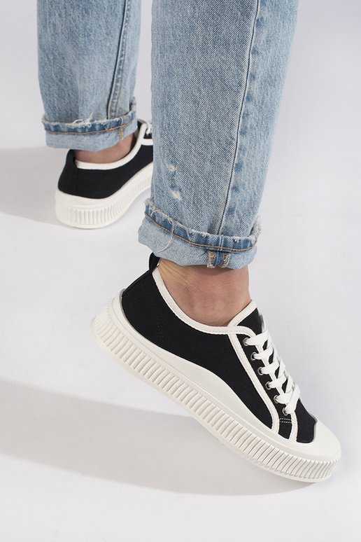 Must värv klassikalise mudeli naiste...