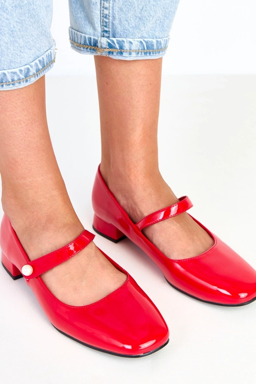 Punased lakknahast kõrged kontsad... Punased lakknahast kõrged kontsad...