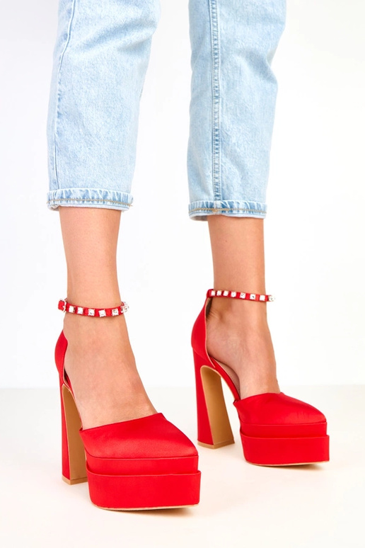 Punased kõrged kontsad platvormiga... Punased kõrged kontsad platvormiga...