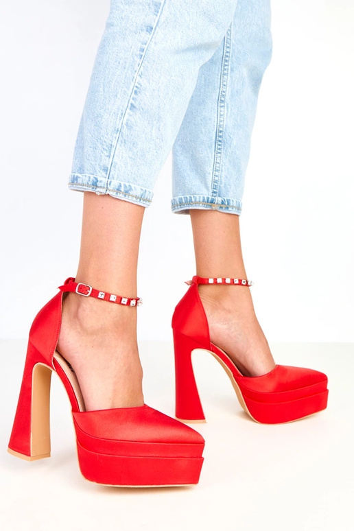 Punased kõrged kontsad platvormiga... Punased kõrged kontsad platvormiga...