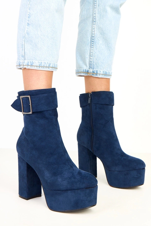 Tumedad sinised saapad platvormiga... Tumedad sinised saapad platvormiga...