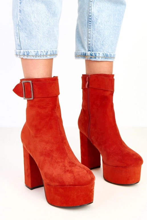 Oranžid saapad platvormiga... Oranžid saapad platvormiga...