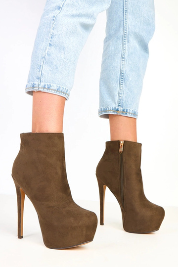 Riley rohelised sametist...