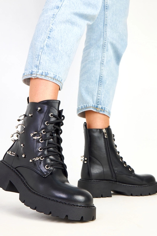 Ebony mustad saapad platvormil... Ebony mustad saapad platvormil...