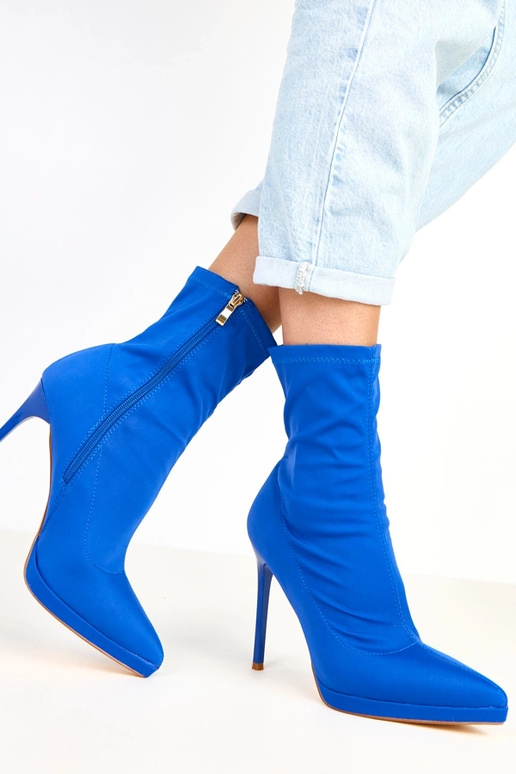 Taylah sinised satiinsed saapad kontsaga Taylah sinised satiinsed saapad kontsaga