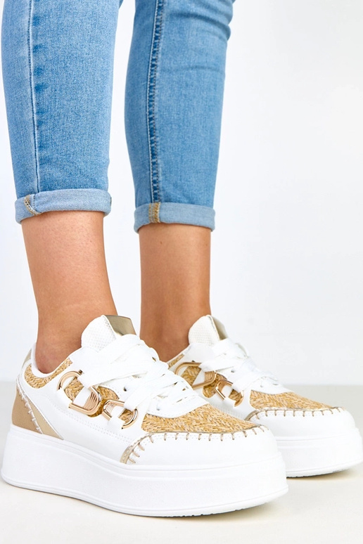 Lina liivakarva spordijalatsid... Lina liivakarva spordijalatsid...