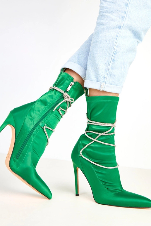 Tolnai rohelised satiinsed saapad...