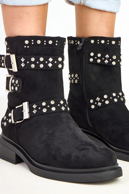 Mustad botased tsirkonite ja madala...