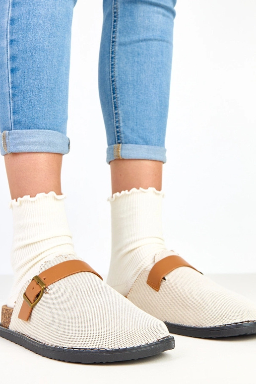 Pruunid sussid korkplatvormil... Pruunid sussid korkplatvormil...