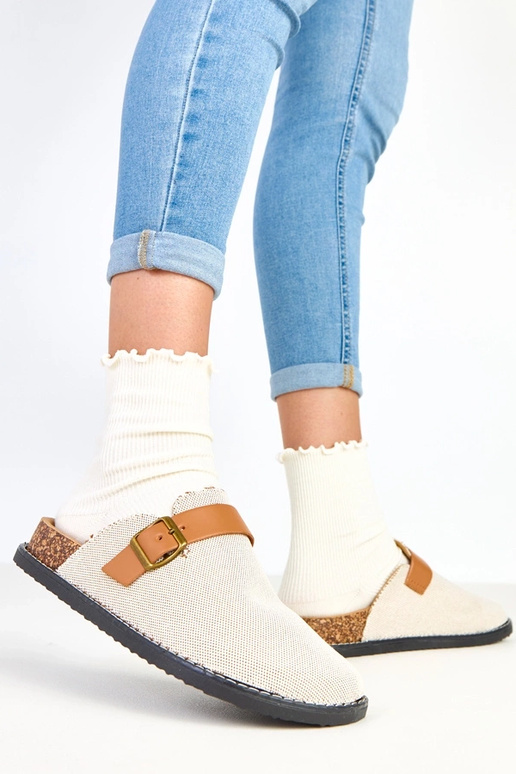 Pruunid sussid korkplatvormil... Pruunid sussid korkplatvormil...