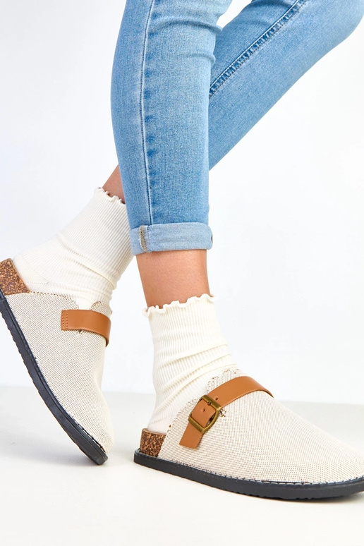 Pruunid sussid korkplatvormil... Pruunid sussid korkplatvormil...